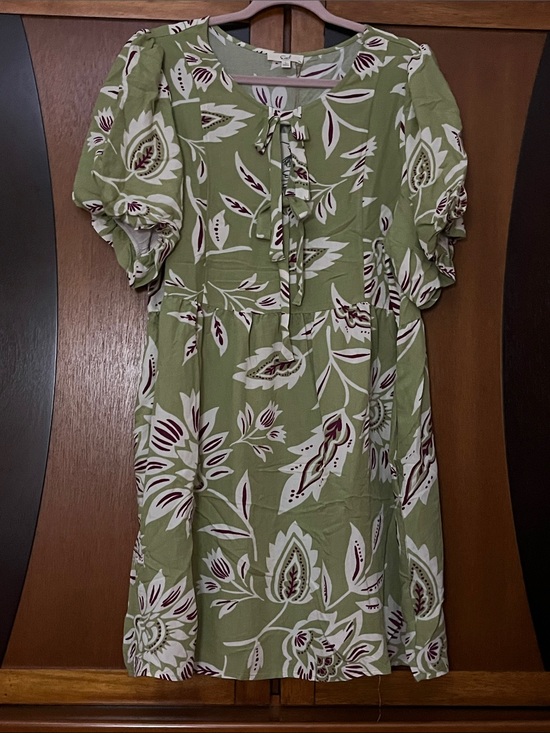 easel Dresses & Skirts - easel NWT Lime Green-Purple-White Floral Mini Dress w/Bow Accent & Puff Sleeves